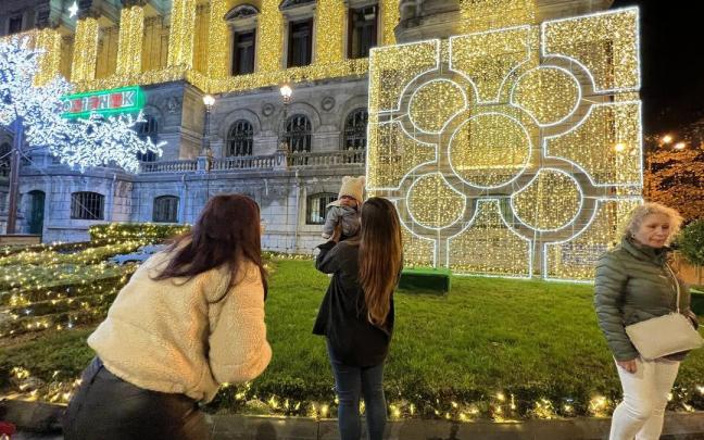 La luces de Navidad iluminan Bilbao La luces de Navidad iluminan Bilbao