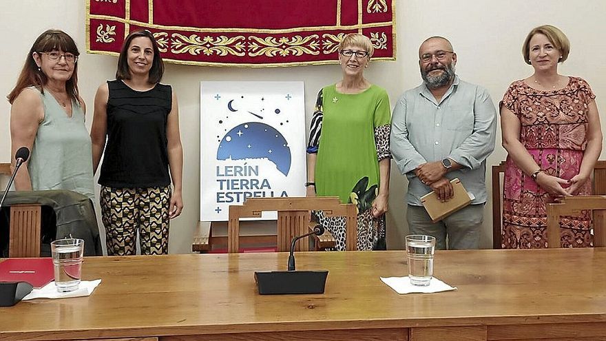 Lucía Ripa, Agurtzane Martínez, Consuelo Ochoa, Javier Armentia y Teresa Cruz. | FOTO: J.A.