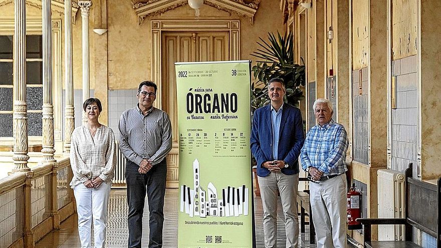 De izquierda a derecha: Marisol Mart&iacute;nez, Jos&eacute; Luis Echechip&iacute;a, Ignacio Apeztegu&iacute;a y Luis Dur&aacute;n en la presentaci&oacute;n de la 38&ordf; edici&oacute;n del Ciclo de M&uacute;sica para &Oacute;rgano en Navarra.