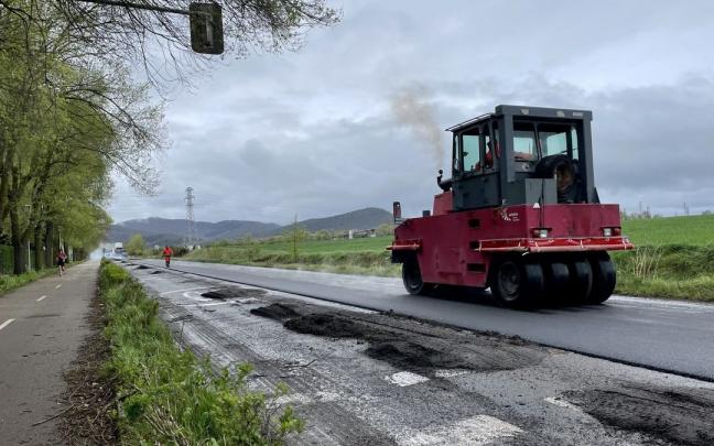 Trabajos de asfaltado en Vitoria
