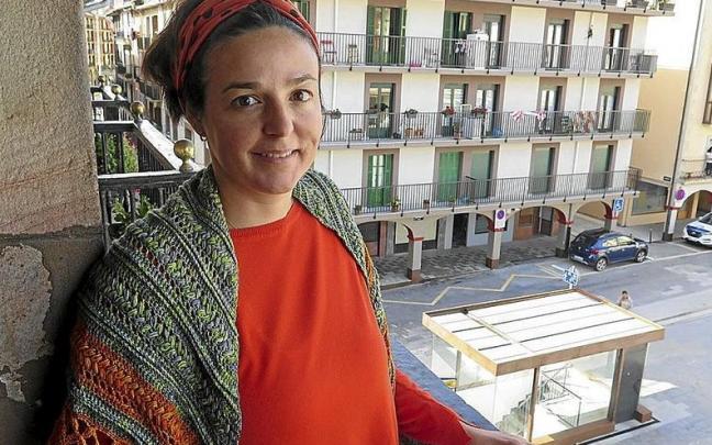 Oihana Merino, en el balc&oacute;n de su despacho.