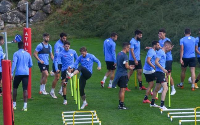 Los jugadores del Athletic se ejercitan en las instalaciones de Lezama. Los jugadores del Athletic se ejercitan en las instalaciones de Lezama.