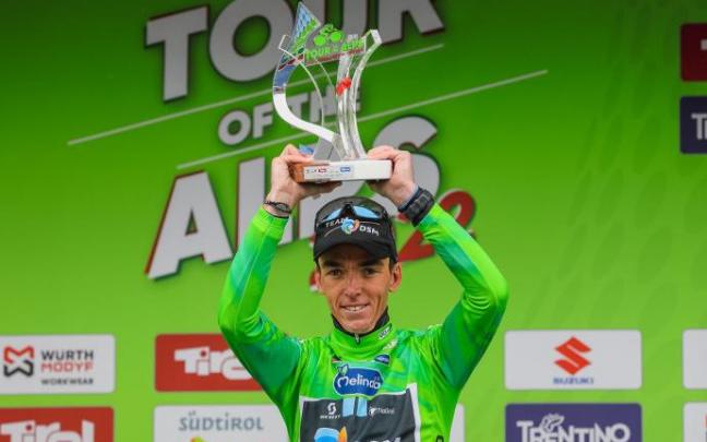 Romain Bardet, vencedor final del Tour de los Alpes. Romain Bardet, vencedor final del Tour de los Alpes.