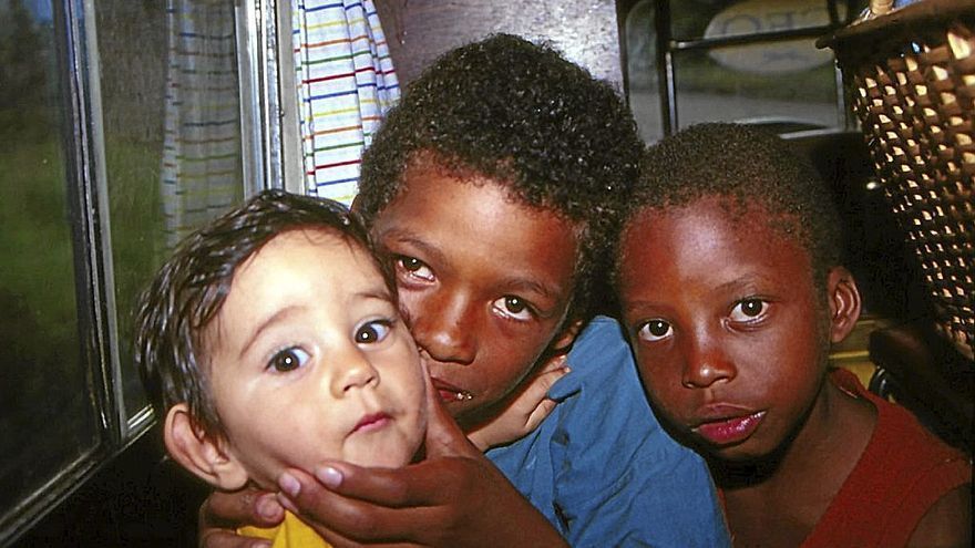 El hijo mayor de la pareja alavesa nació en Santiago de Chile.