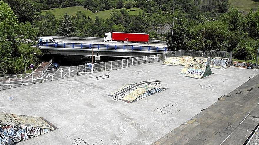 La pista de skate de Sautsi, que será completamente renovada. | FOTO: J.LEON