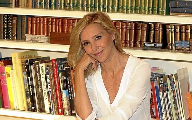 Marta Robles ha trabajado, y lo hace aún, en prensa escrita, radio y televisión. Marta Robles ha trabajado, y lo hace aún, en prensa escrita, radio y televisión.