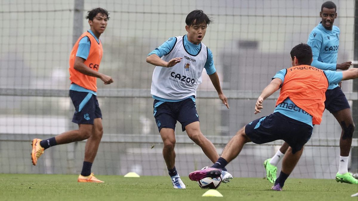 Primer entrenamiento de Kubo en la Real Sociedad