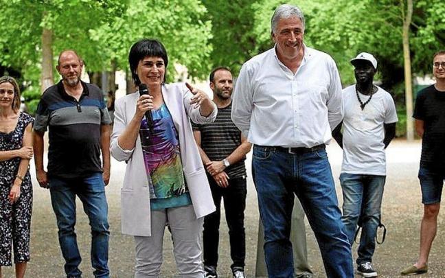 Laura Aznal y Joseba Asiron, en un acto celebrado en mayo