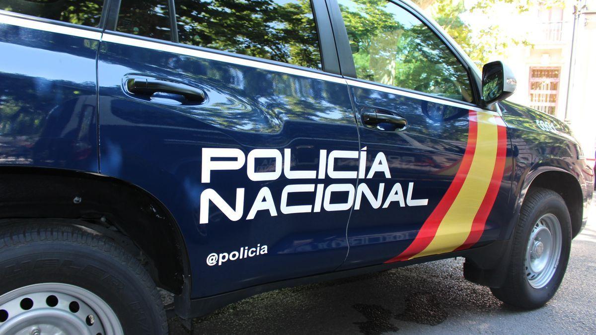 Vehículo policial de la Policía Nacional.