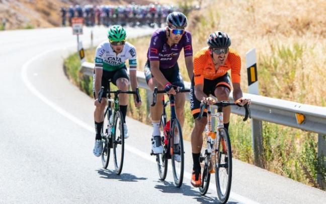 Corredores del Euskaltel-Euskadi, Burgos-BH y Caja Rural comparten una escapada en la pasada Vuelta. Corredores del Euskaltel-Euskadi, Burgos-BH y Caja Rural comparten una escapada en la pasada Vuelta.