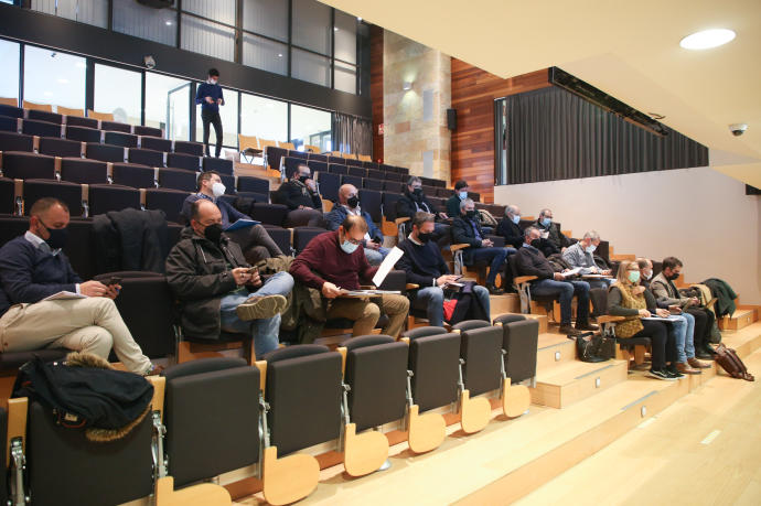 Alcaldes y representantes de los 22 municipios de la Ribera.