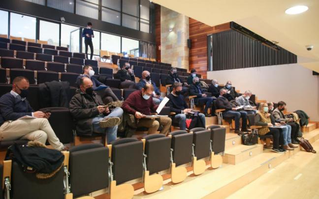 Alcaldes y representantes de los 22 municipios de la Ribera.