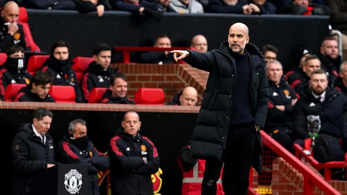 Pep Guardiola durante un partido con el Manchester City.