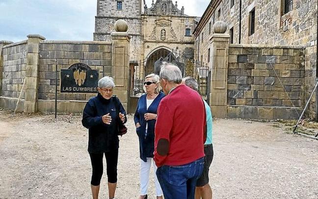 Irache el pasado domingo con los decorados de la serie El internado. | FOTO: JAVIER ARIZALETA