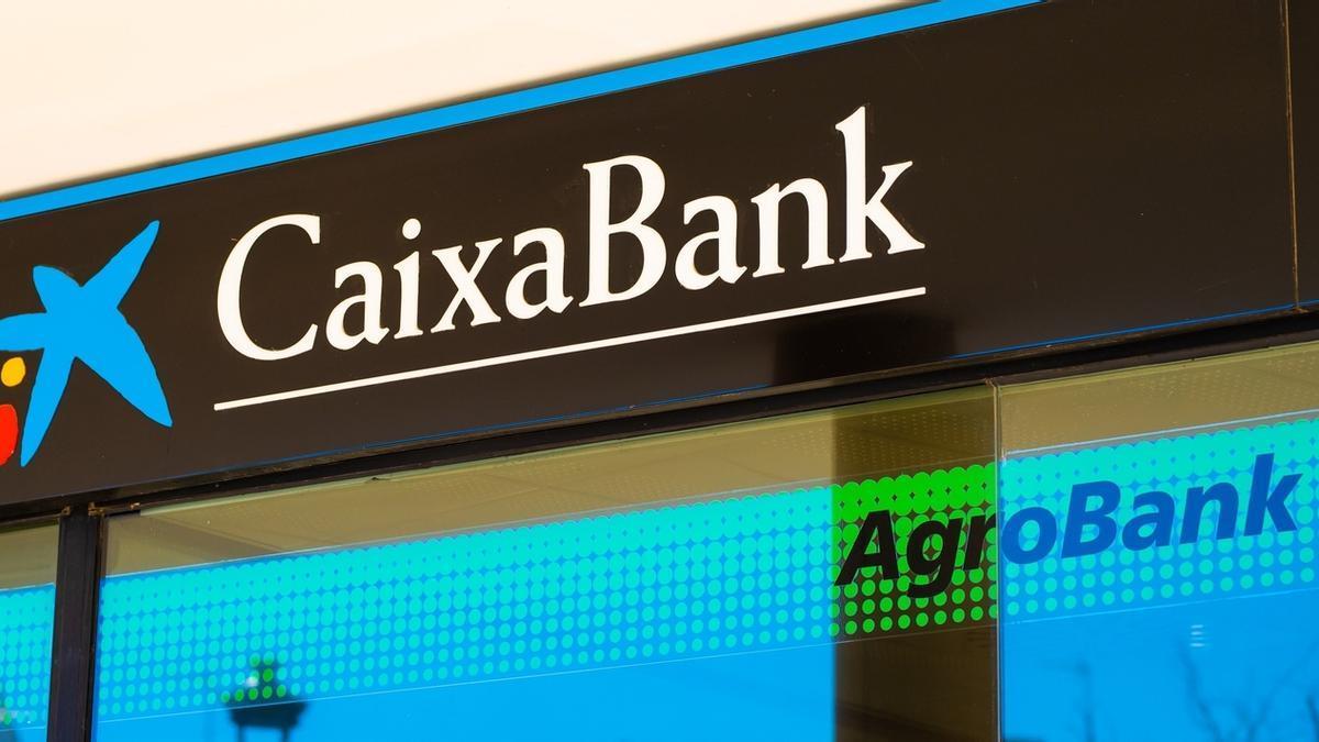 Imagen de archivo de una oficina de CaixaBank