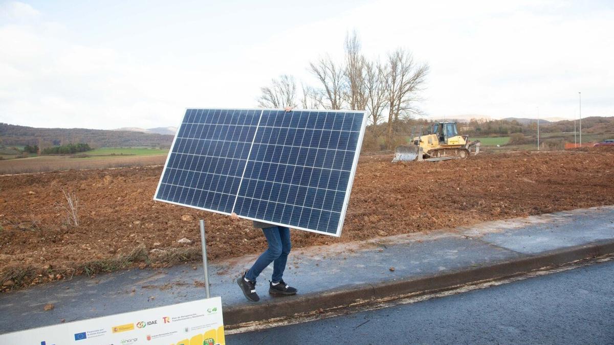 Instalación de un parque solar en Maeztu.
