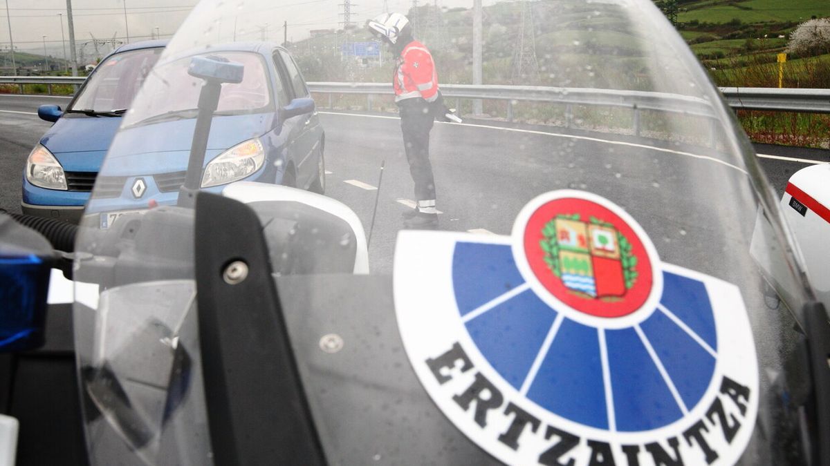 Control de la Ertzaintza en carretera, ajeno a esta información