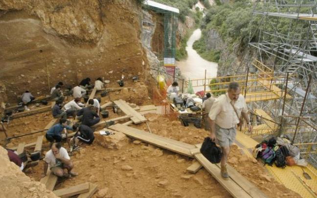 El yacimiento de Atapuerca durante unas excavaciones.