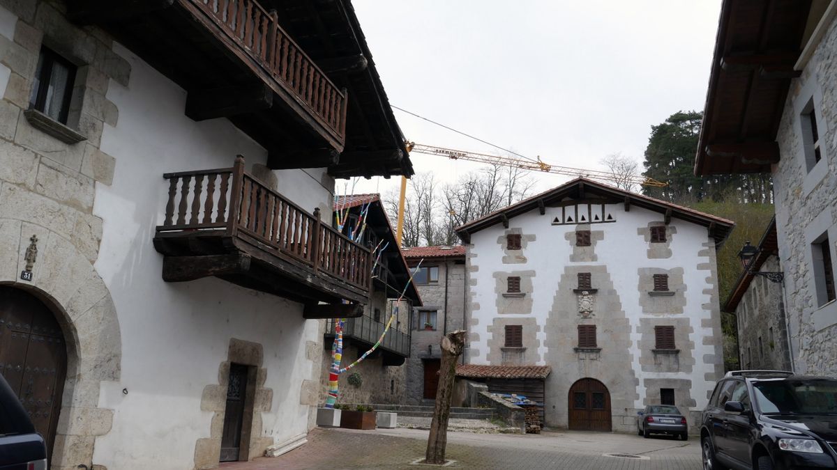 El casco viejo invita a perderse entre sus casonas centenarias.