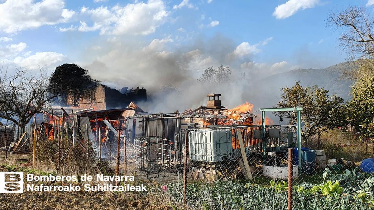 El fuego ha afectado a una zona de huertas