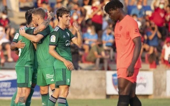 Los jugadores de Osasuna celebran un gol ante el Huesca en pretemporada Los jugadores de Osasuna celebran un gol ante el Huesca en pretemporada