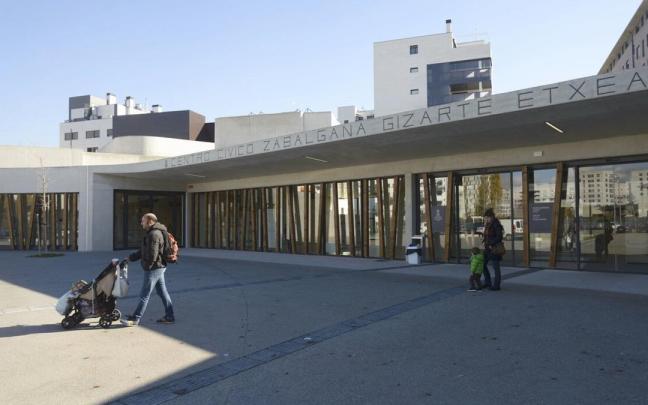 El centro cívico de Zabalgana es uno de los incluidos en el lote que ha adjudicado la Junta de Gobierno Local