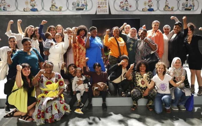 Las Poderosas se muestran orgullosas y satisfechas tras su actuación en el Parlamento de Navarra.