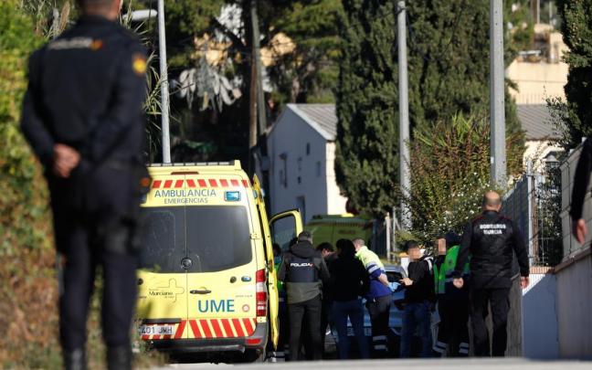 Detenido el hombre armado atrincherado en una vivienda de Cañada Hermosa (Murcia) Detenido el hombre armado atrincherado en una vivienda de Cañada Hermosa (Murcia)