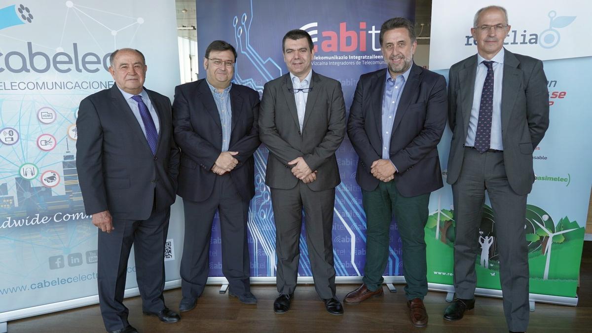 Toribio Martín con el director Editorial de NTM, Iñaki González, Juan Carlos Torralba, Miguel Ángel García Argüelles y Adolfo Rey.