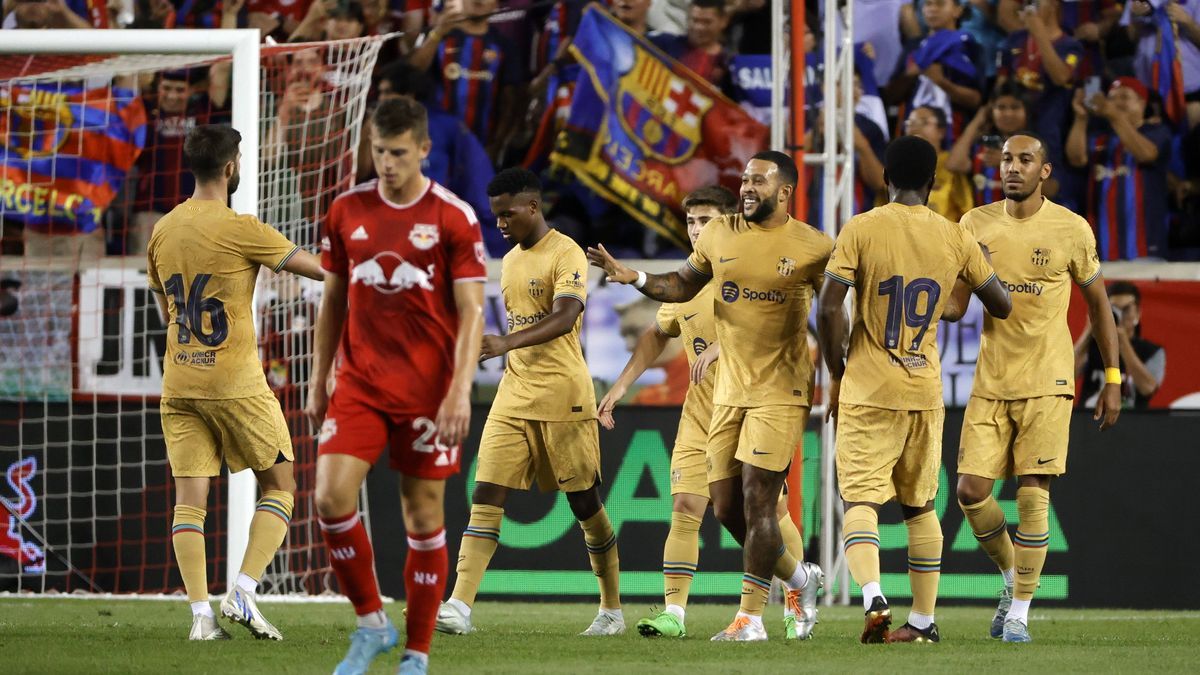 Memphis Depay celebra su gol ante el New York Red Bulls.