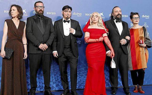 Ar&aacute;nzazu Calleja, Jon Serrano, Paul Urkijo, Nerea Torrijos, David Heras y Maite Arroitajauregi. | FOTO: EFE