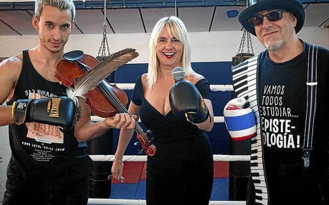 I&ntilde;igo L&oacute;pez Valencia, Ana Sosoaga y Pedro Gonz&aacute;lez de Vi&ntilde;aspre. | FOTO: IXONE AGUIRRE