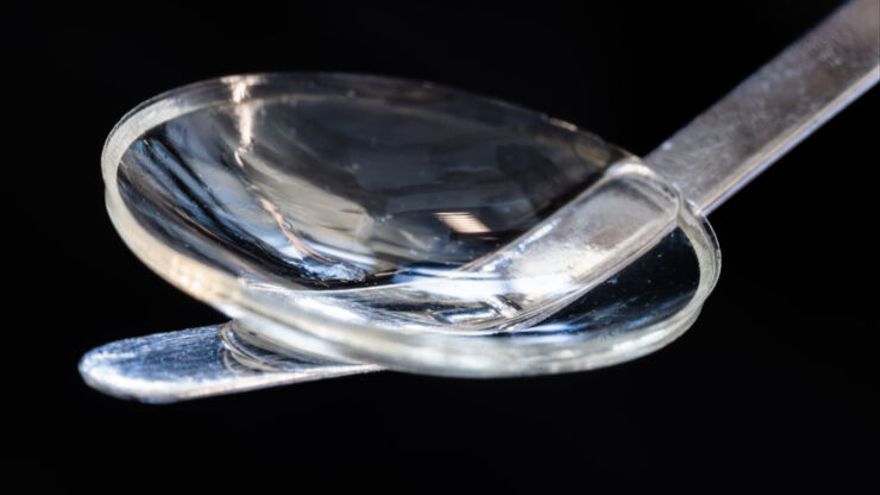 El implante de córnea bioartificial.
