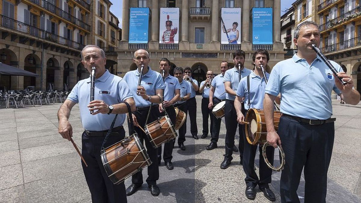 Donostiako txistulari banda