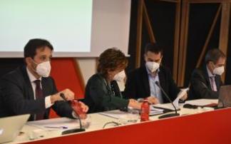 Cuatro de los cinco miembros de la Comisión de Reforma de Estatutos.