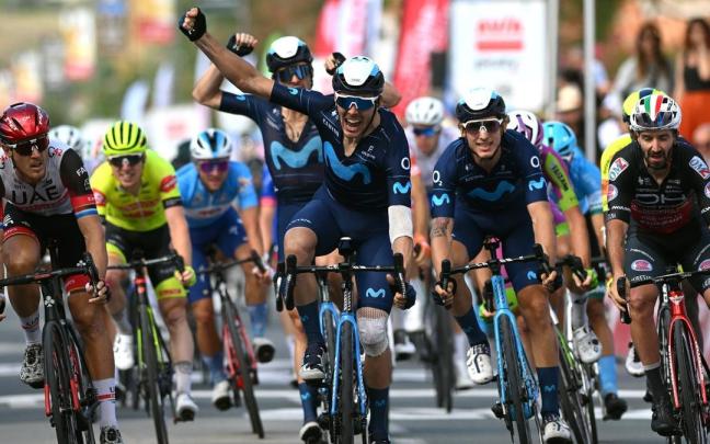 Alex Aranburu festeja su victoria de etapa en el Tour de Limousin, en verano de 2022.