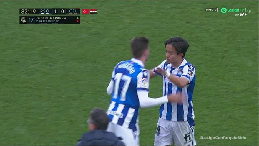 En el minuto 82, nueve más tarde de lo inicialmente previsto, entraron al campo Navarro y Marín.