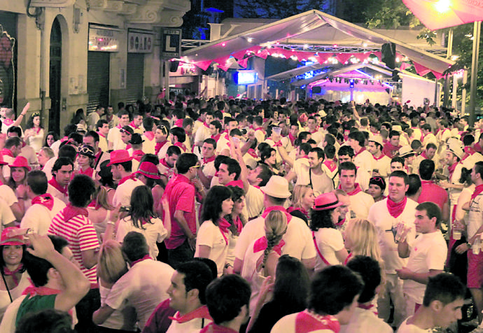 Ambiente en la cuesta del Labrit, en los Sanfermines de 2011. Foto: Eduardo Sanz