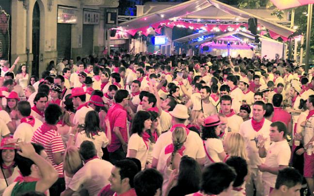 Ambiente en la cuesta del Labrit, en los Sanfermines de 2011. Foto: Eduardo Sanz