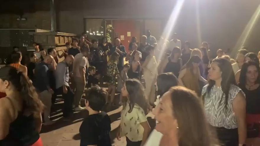 La fanfarre de Ortzadar toca “Axuri Beltza” en Mendoza, Argentina