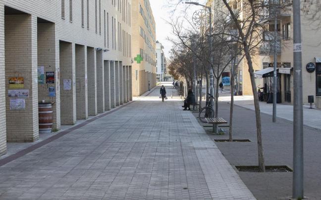 Vista de la calle peatonal Bardenas Reales, en Sarriguren.