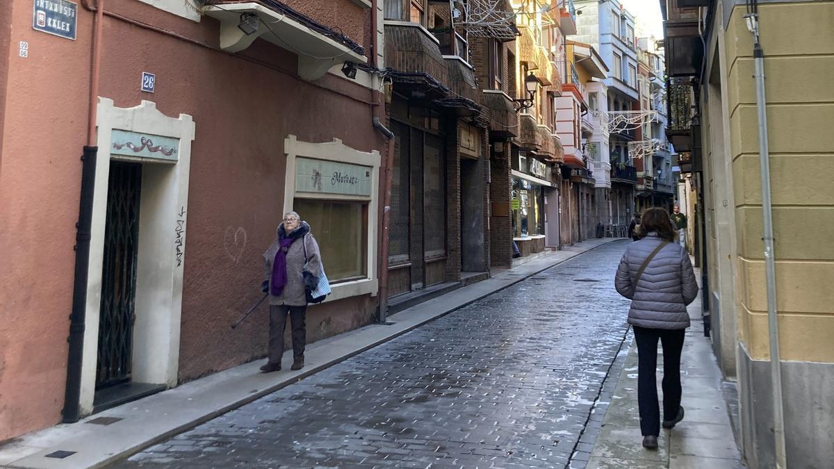 Calle Intxausti, en el casco viejo, donde se actuar&aacute; el pr&oacute;ximo a&ntilde;o y se reurbanizar&aacute;.