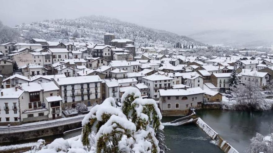 Vista de Burgui nevado