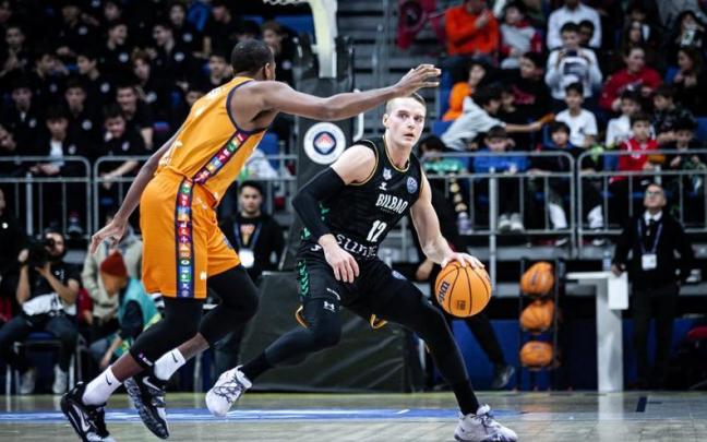 Ludde Hakanson, en el duelo ante el Bahcesehir.