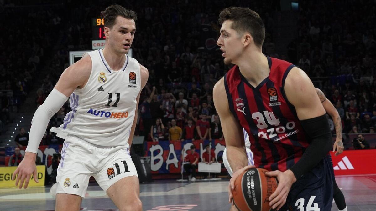 Hommes protege el balón de Hezonja durante el duelo de la semana pasada contra el Real Madrid