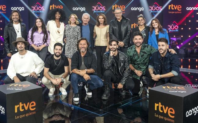 Foto de familia de los artistas participantes en ‘Dúos increíbles’. Foto de familia de los artistas participantes en ‘Dúos increíbles’.