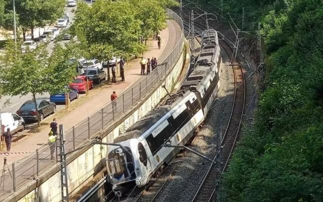 Tren descarrilado en Errondo Tren descarrilado en Errondo