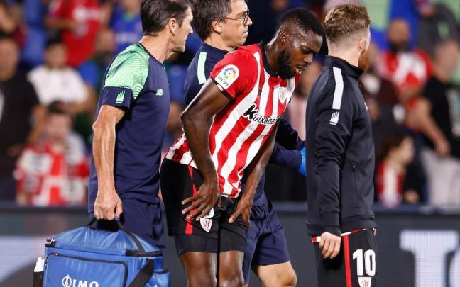 I&ntilde;aki Williams acab&oacute; el partido con molestias en la espalda.
