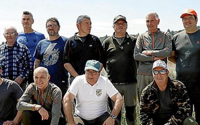 Representantes de la Federación Navarra de Caza. | FOTO: CEDIDA Representantes de la Federación Navarra de Caza. | FOTO: CEDIDA