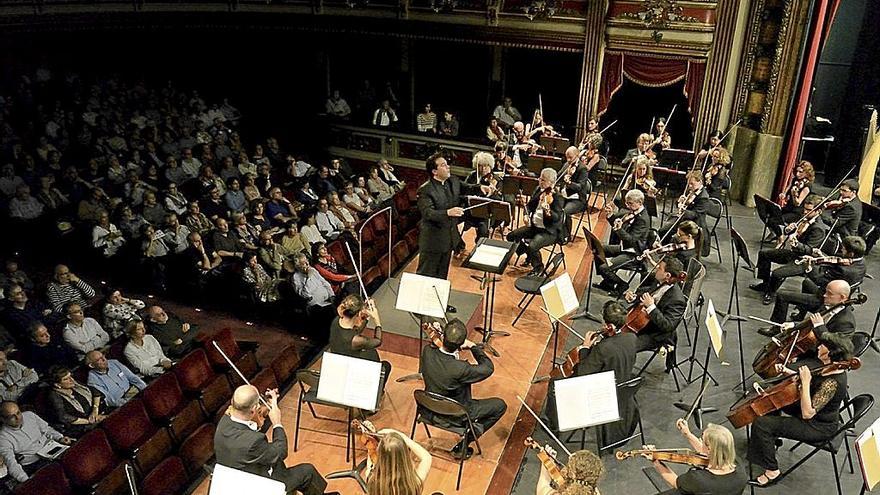 Una actuación de Euskadiko Orkestra en el Teatro Principal de Gasteiz